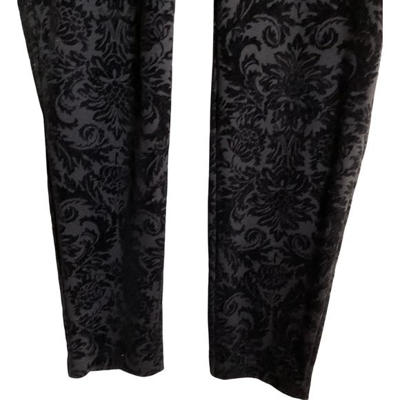 Roz &‎ Ali Women's Capri 1X Black Gray Velour Pants Floral Pattern - Picture 11 of 11